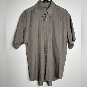 Van Heusen Men's Button Down Shirt